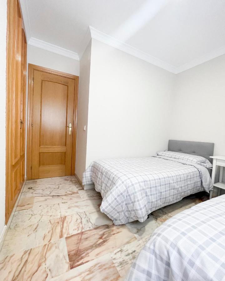 Holidays2Malaga Tomas De Echeverria 150 Mts To Beach & High Speed Wifi & Parking 아파트 외부 사진
