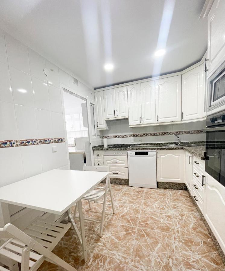 Holidays2Malaga Tomas De Echeverria 150 Mts To Beach & High Speed Wifi & Parking 아파트 외부 사진